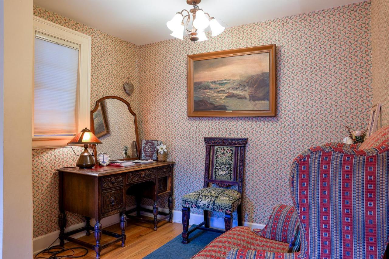| Stone Chalet Bed & Breakfast Inn