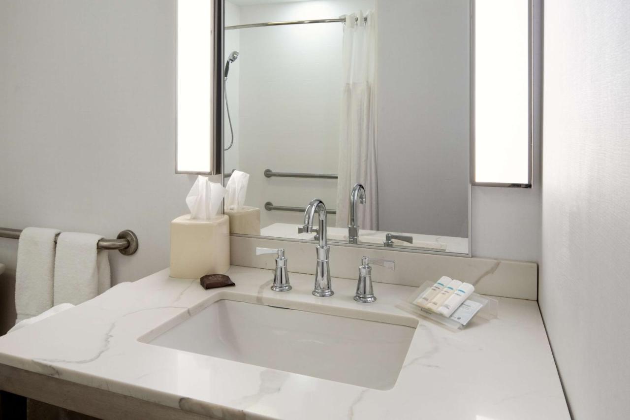 King Room - Disability Access with Bathtub at Hilton Garden Inn Folsom