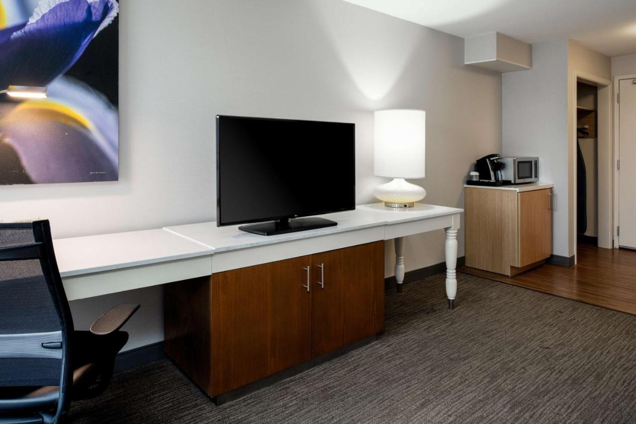King Room with Sofa Bed at Hilton Garden Inn Folsom