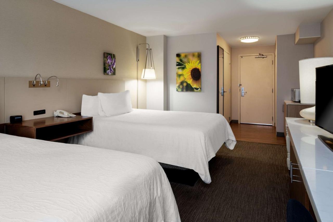Premium Queen Room with Two Queen Beds at Hilton Garden Inn Folsom