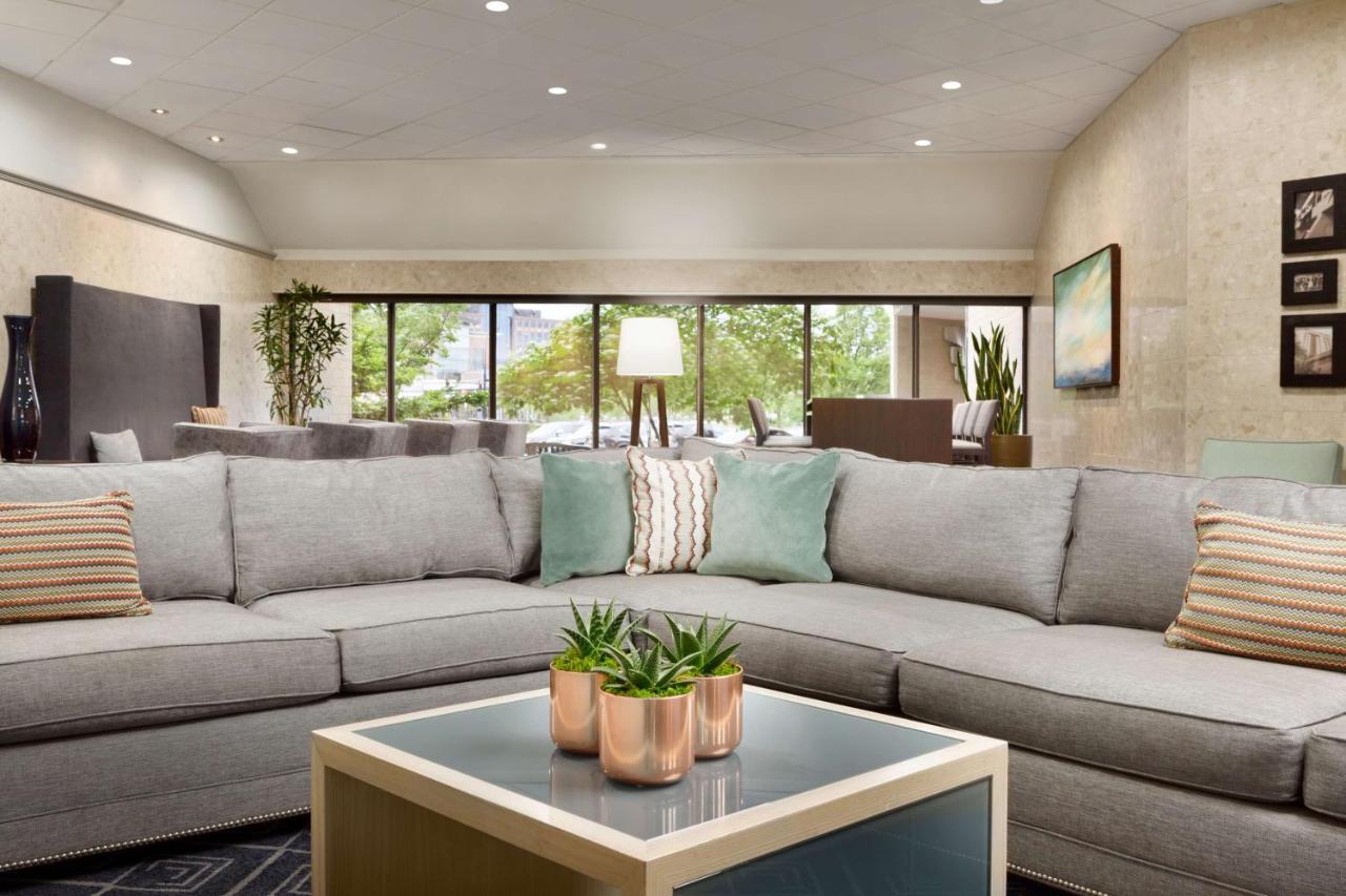 | DoubleTree by Hilton Minneapolis Park Place