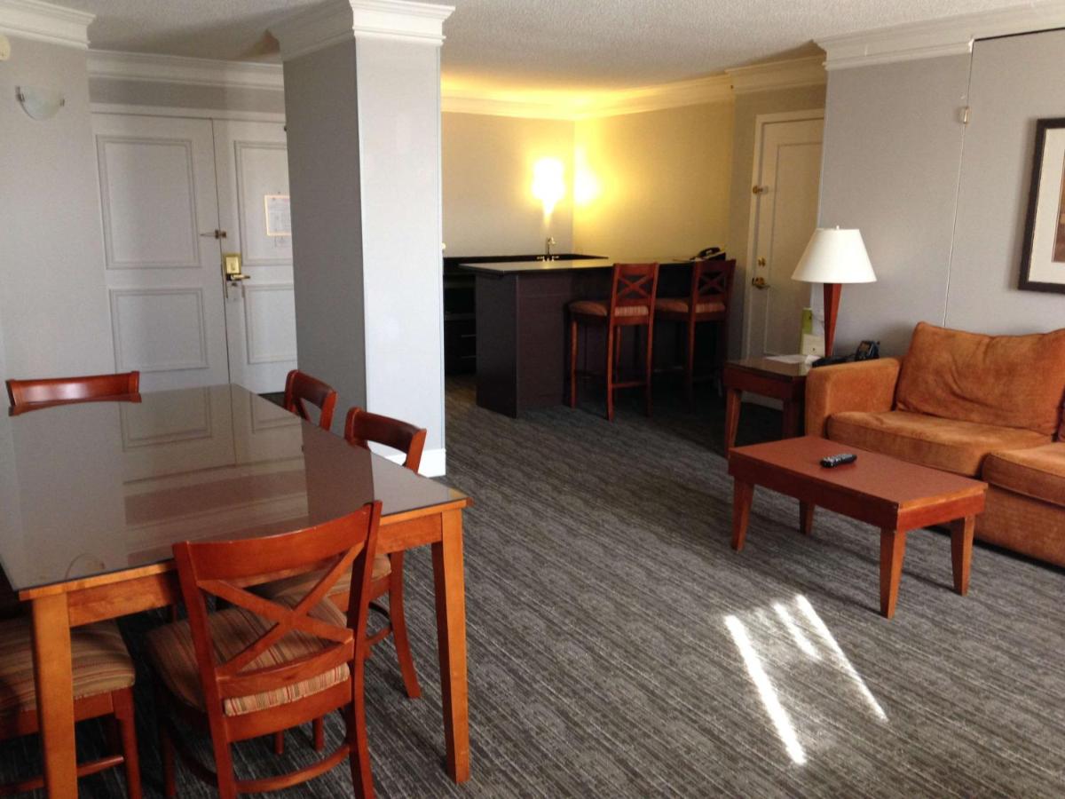 | DoubleTree by Hilton Minneapolis Park Place
