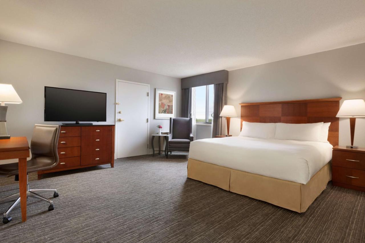 | DoubleTree by Hilton Minneapolis Park Place