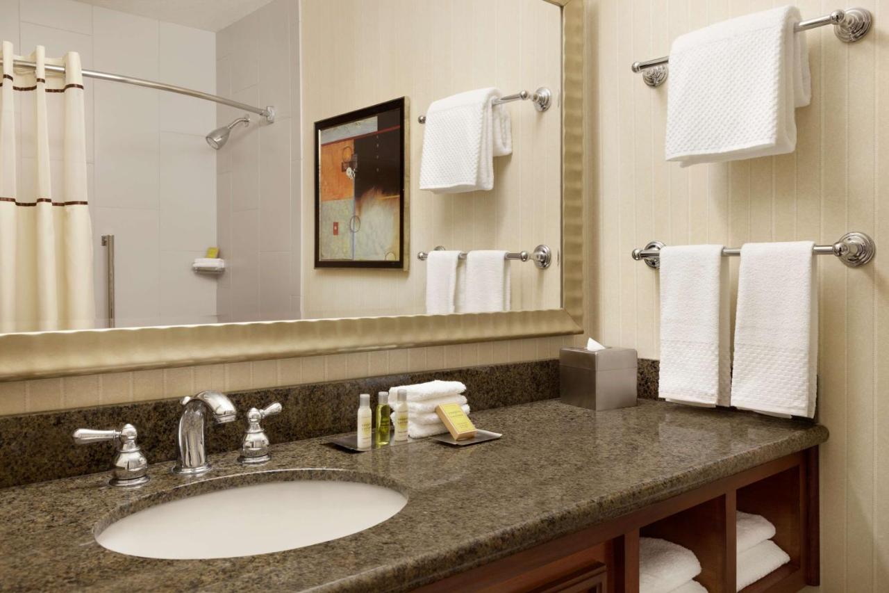 | DoubleTree by Hilton Minneapolis Park Place