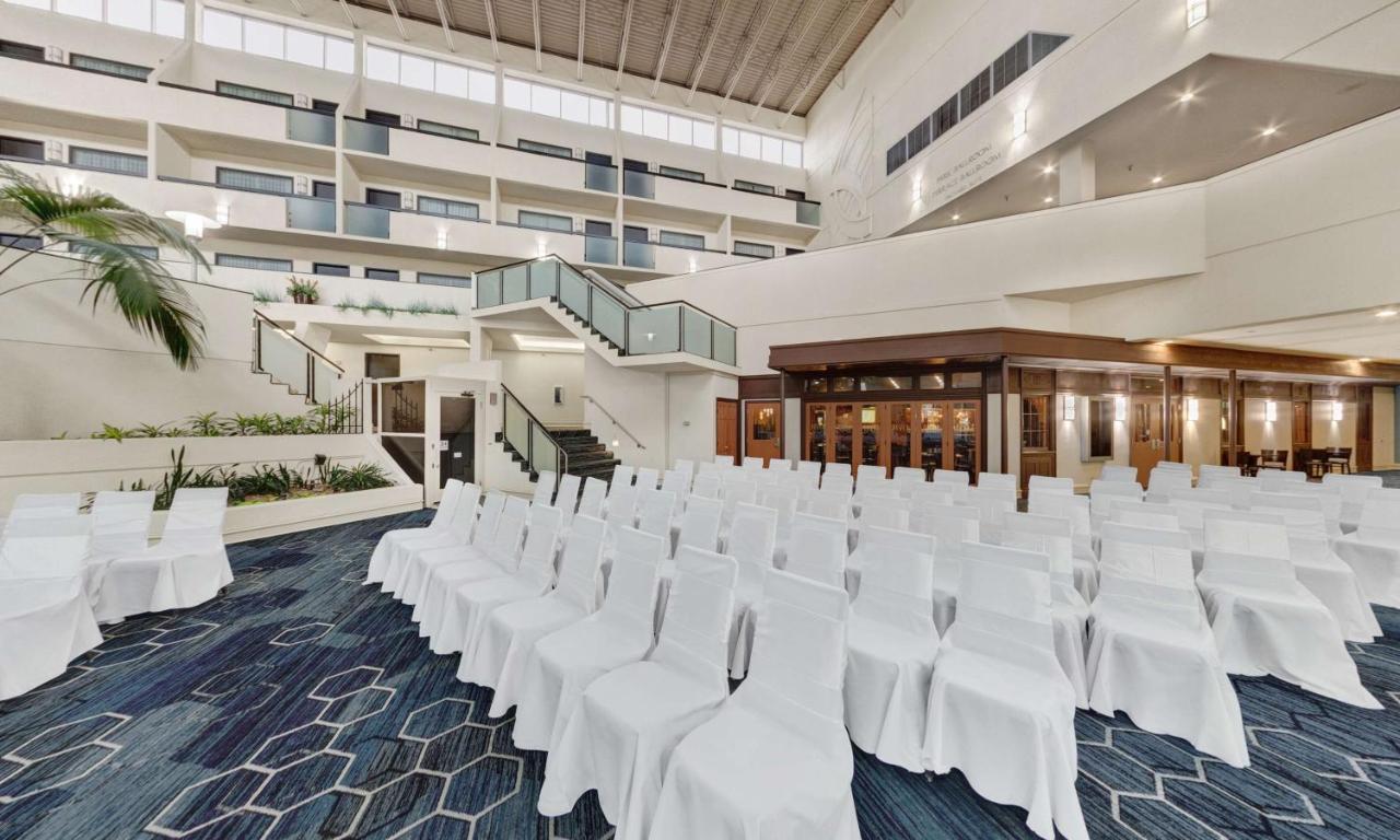 | DoubleTree by Hilton Minneapolis Park Place