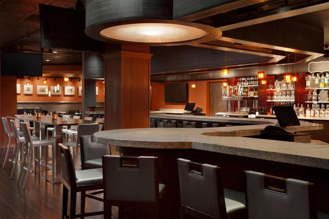 | DoubleTree by Hilton Minneapolis Park Place