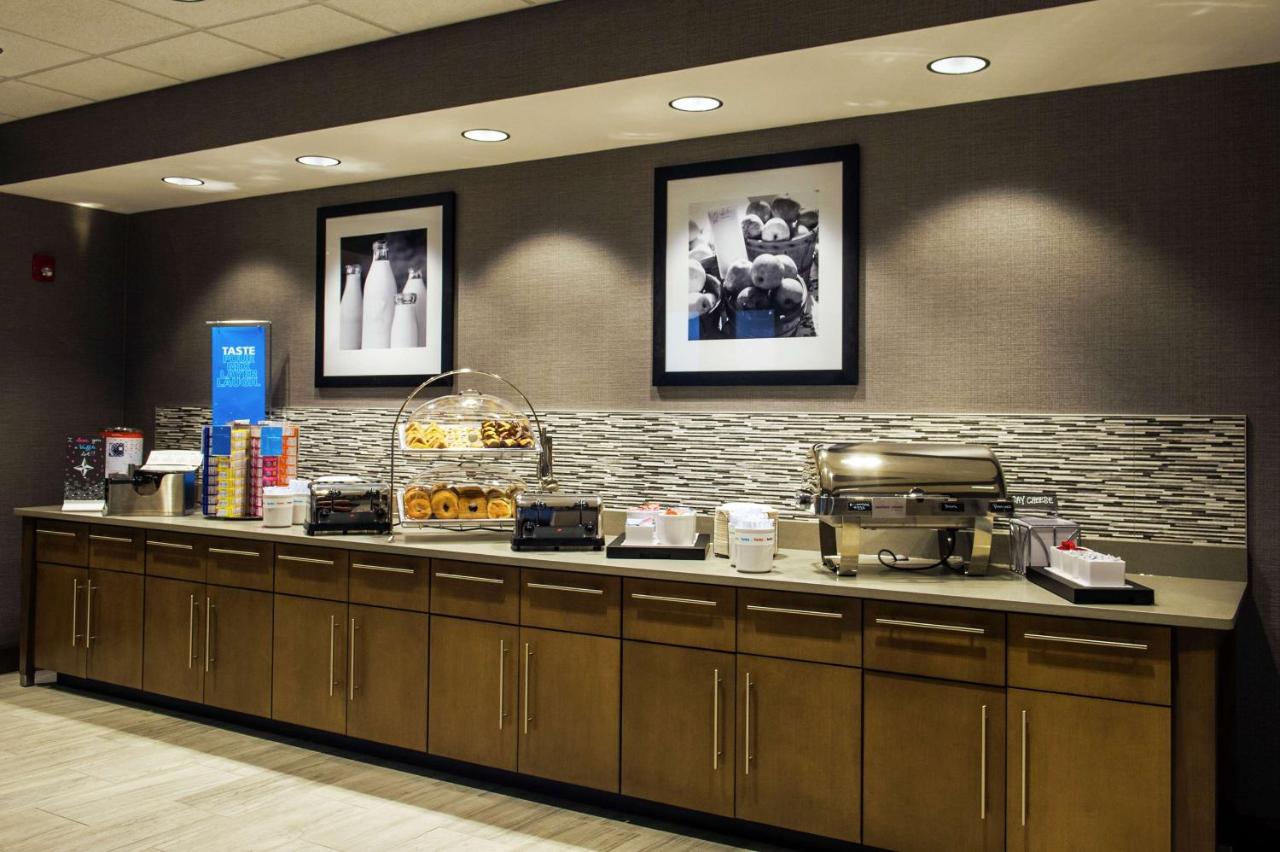 | Hampton Inn & Suites/Foxborough/Mansfield