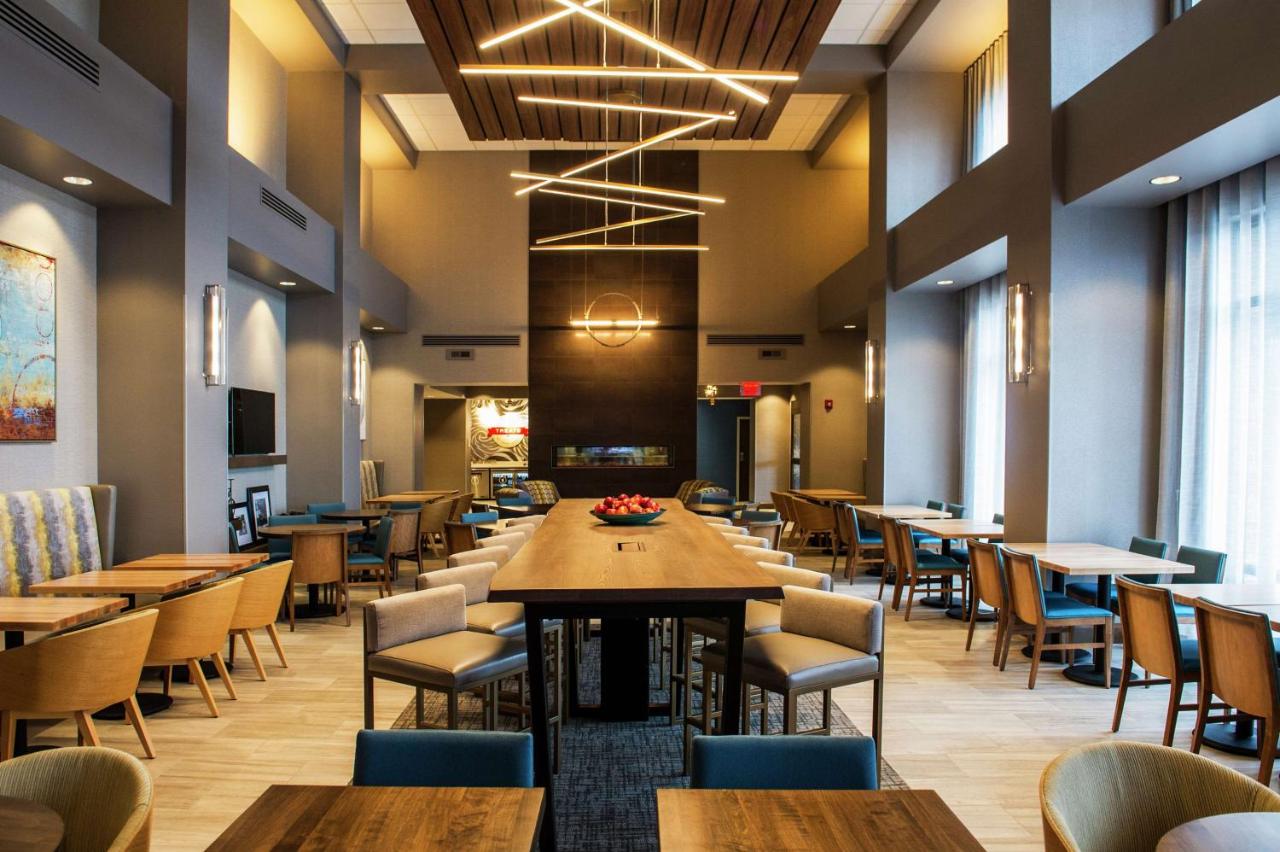| Hampton Inn & Suites/Foxborough/Mansfield