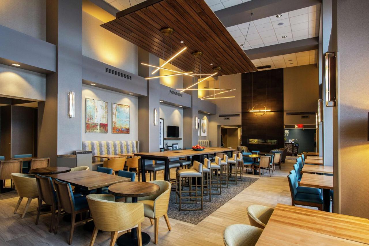 | Hampton Inn & Suites/Foxborough/Mansfield
