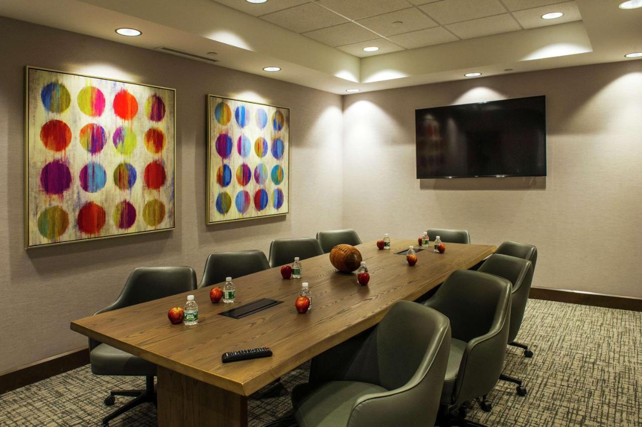 | Hampton Inn & Suites/Foxborough/Mansfield
