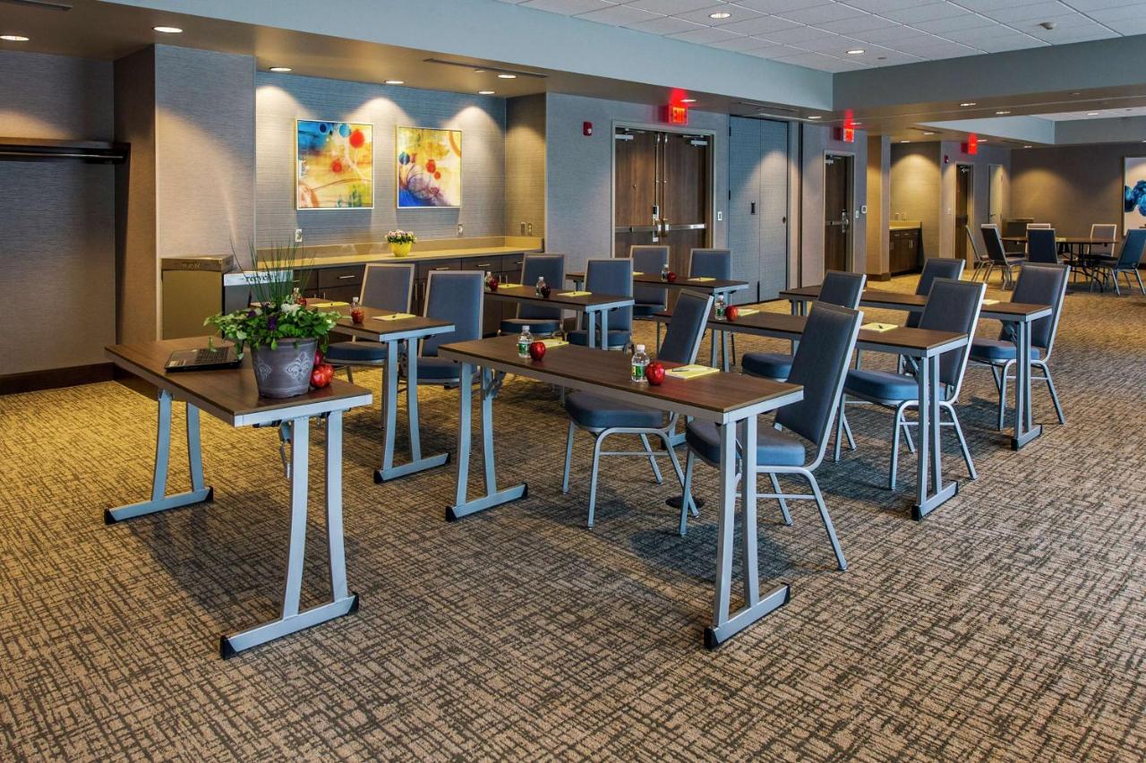 | Hampton Inn & Suites/Foxborough/Mansfield