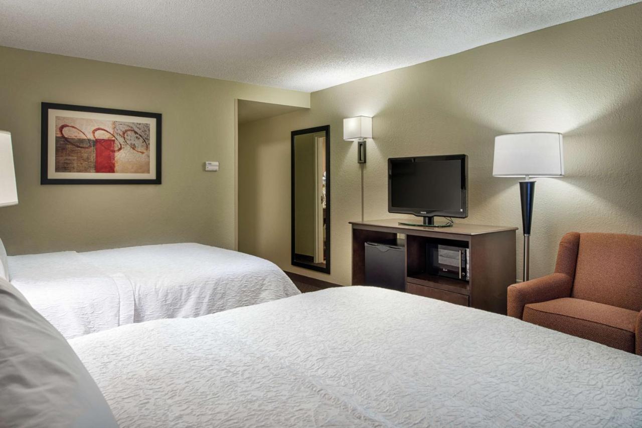 Queen Room with Two Queen Beds - Non-Smoking at Hampton Inn Tuscaloosa-University