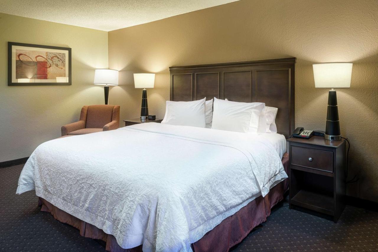 King Room - Non-Smoking at Hampton Inn Tuscaloosa-University