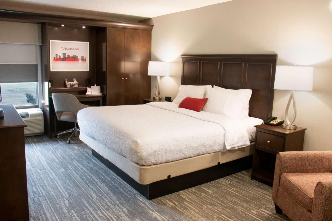 King Room - Non-Smoking at Hampton Inn Tuscaloosa-University