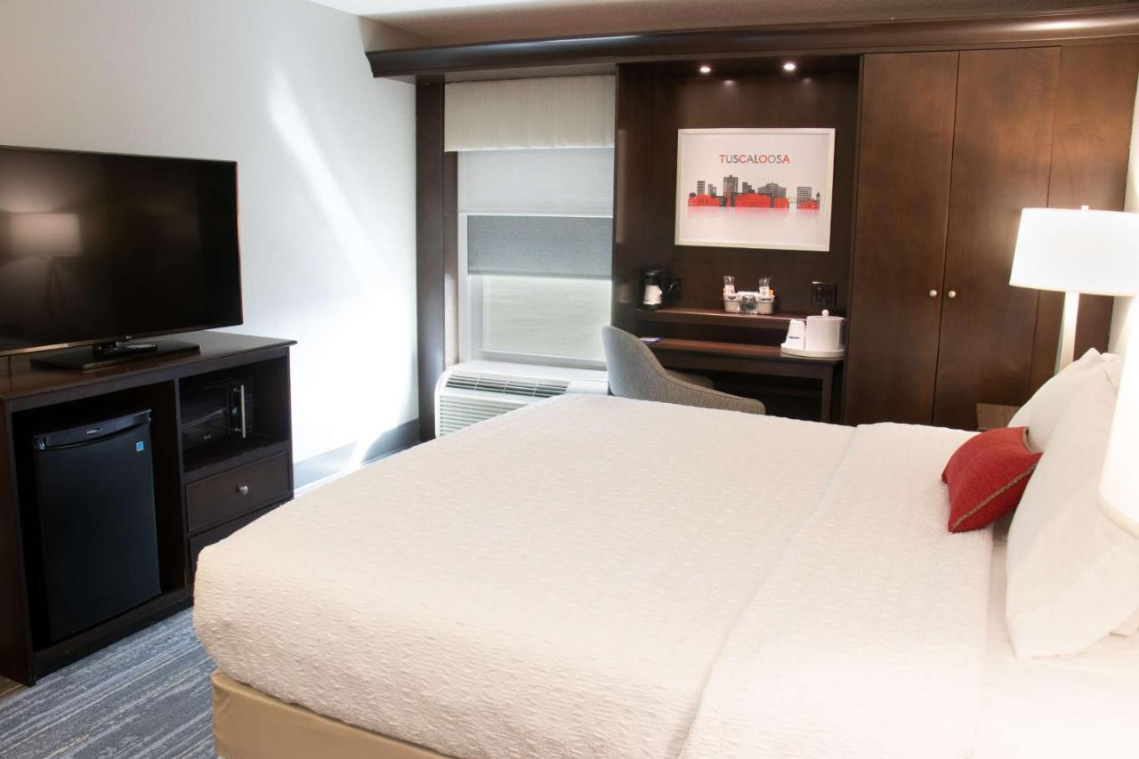 King Room - Non-Smoking at Hampton Inn Tuscaloosa-University
