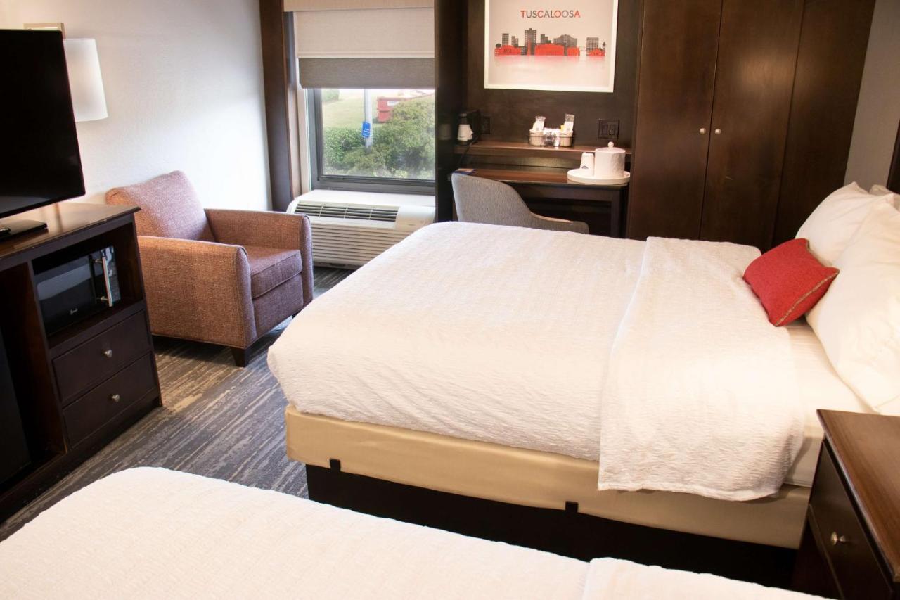 Queen Room with Two Queen Beds - Non-Smoking at Hampton Inn Tuscaloosa-University
