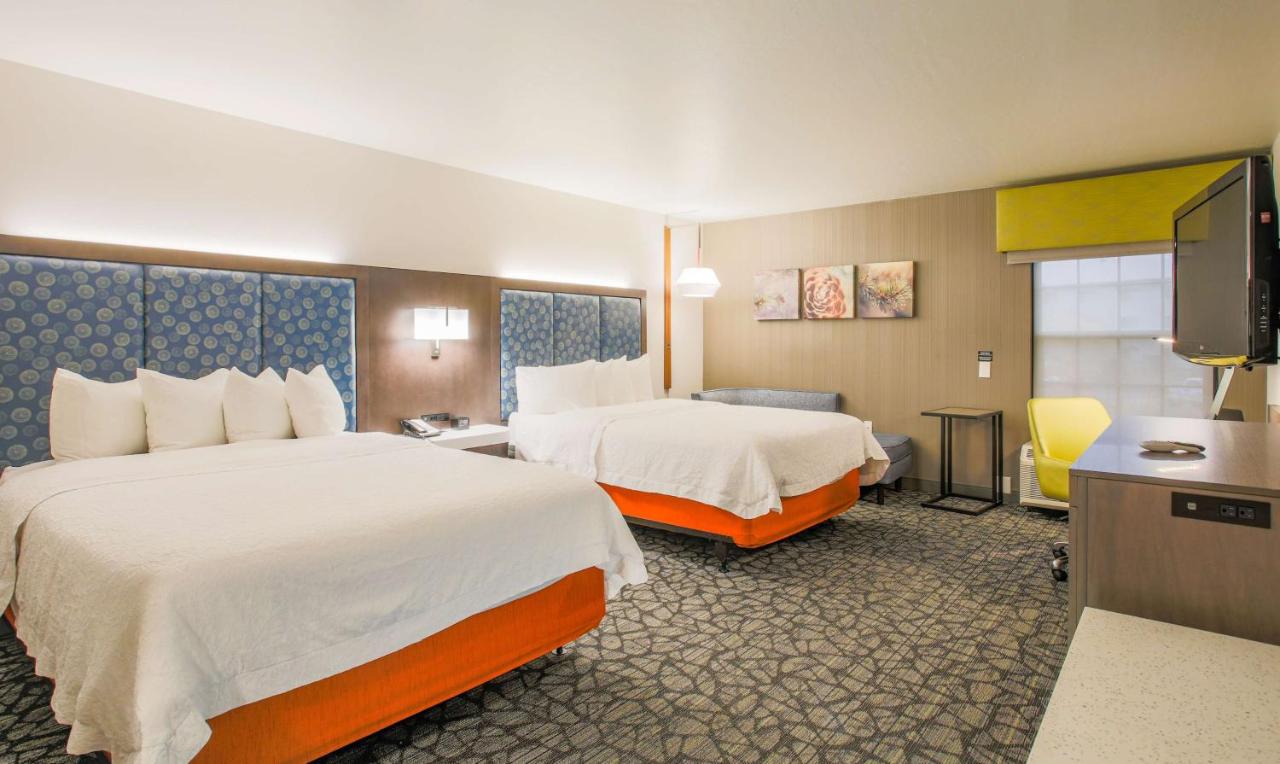 Queen Room with Two Queen Beds-Mobility Hearing Accessible with Bathtub at Hampton Inn Prescott