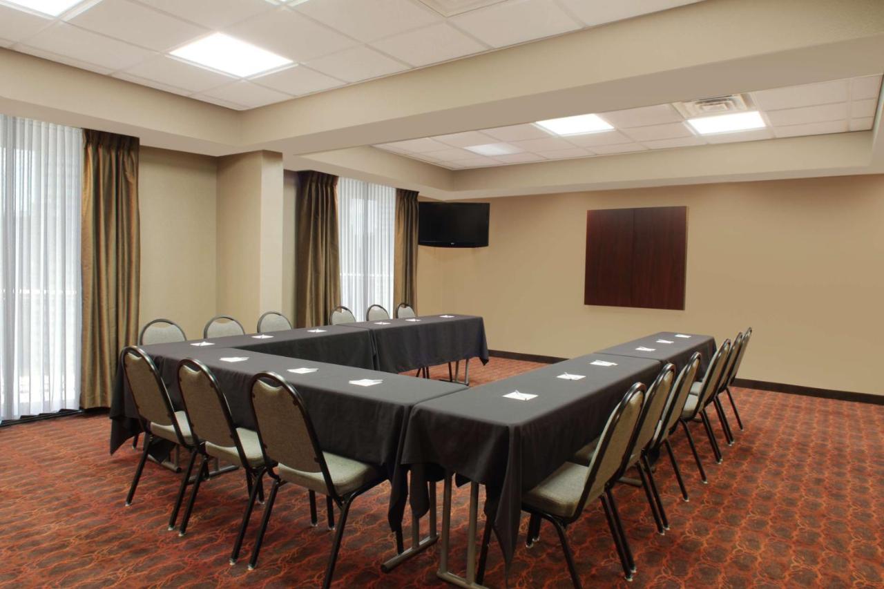| Hampton Inn & Suites Port St. Lucie