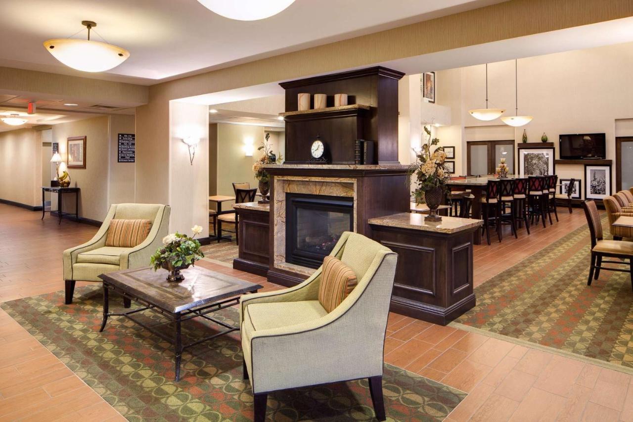 | Hampton Inn & Suites Chicago/Saint Charles