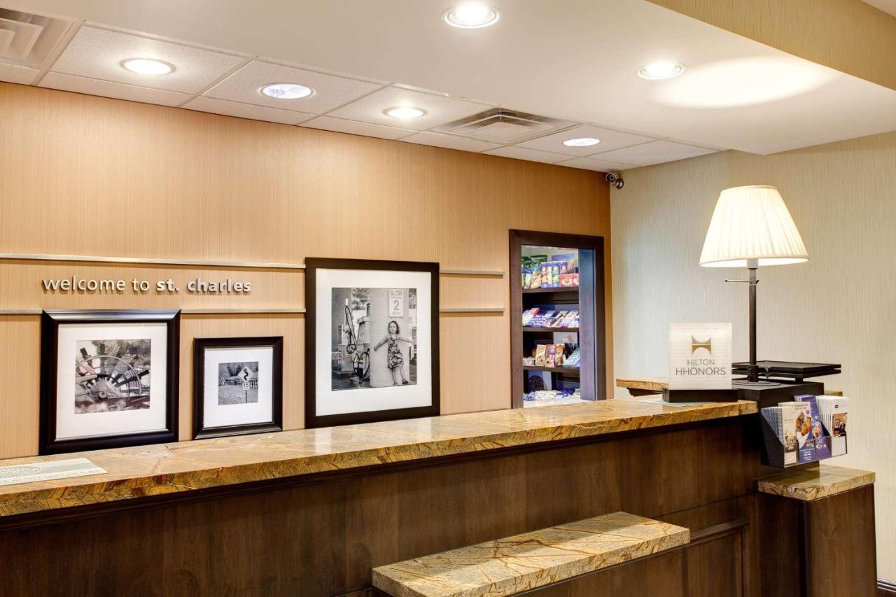 | Hampton Inn & Suites Chicago/Saint Charles