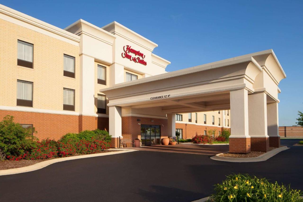 | Hampton Inn & Suites Chicago/Saint Charles