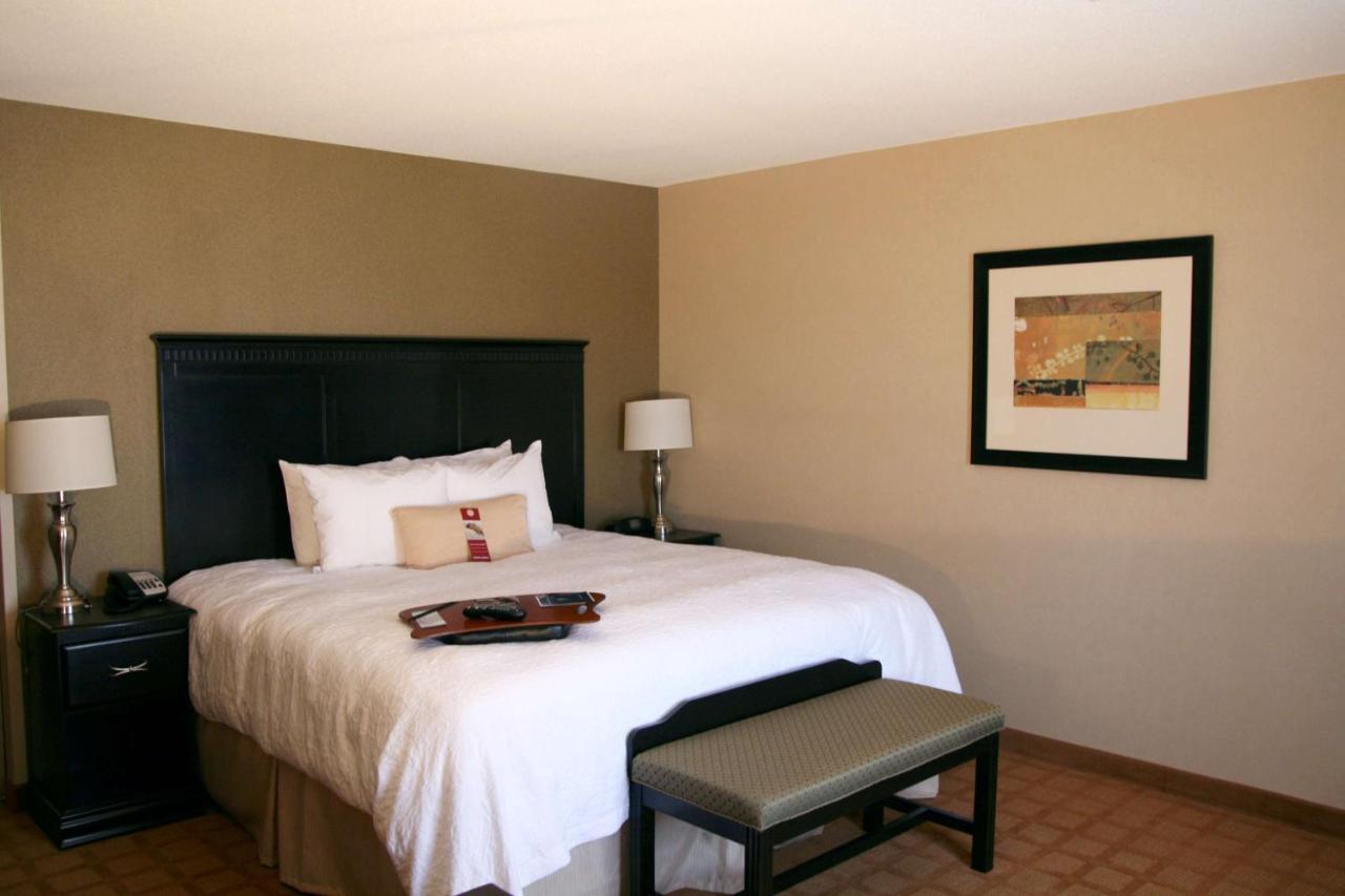 | Hampton Inn & Suites Chicago/Saint Charles