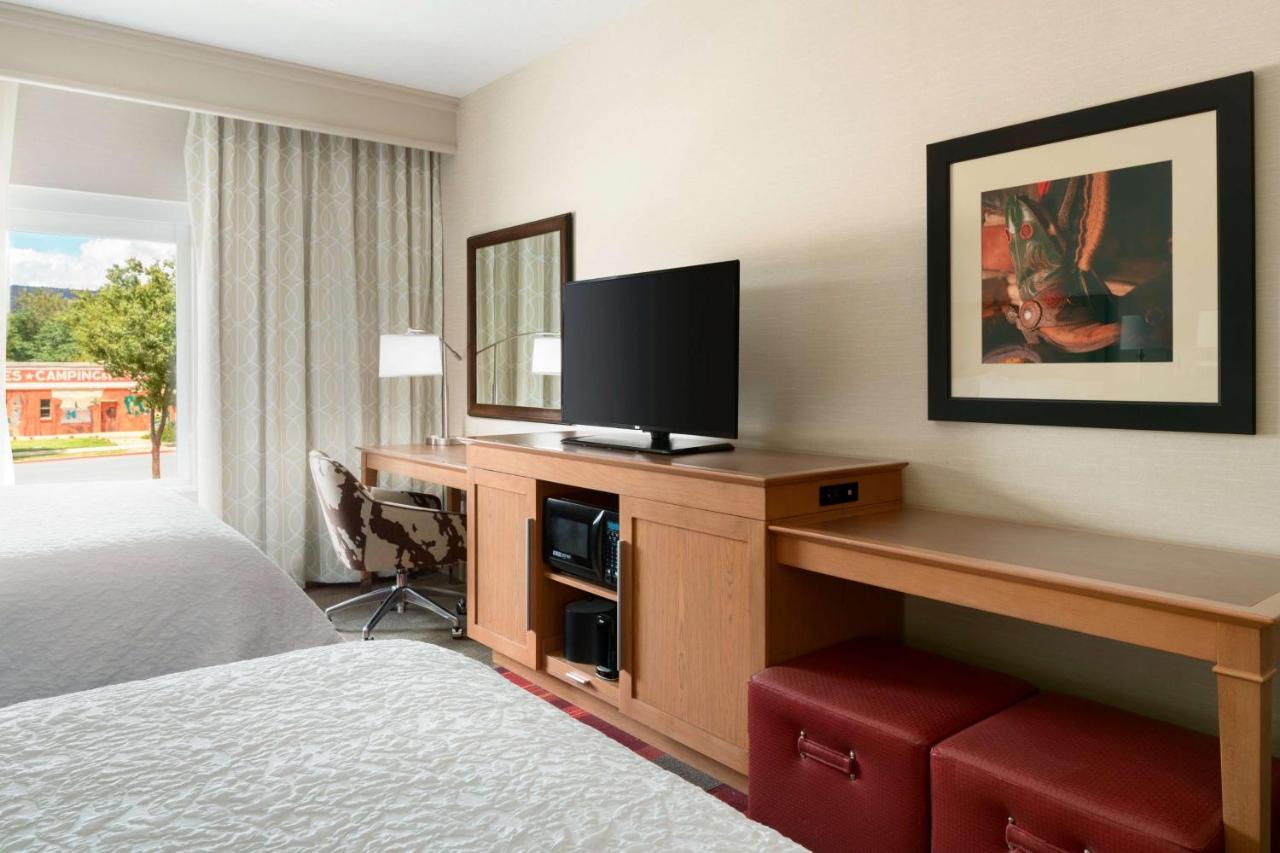 Queen Room with Two Queen Beds - Hearing Access/ Non-Smoking at Hampton Inn Kanab