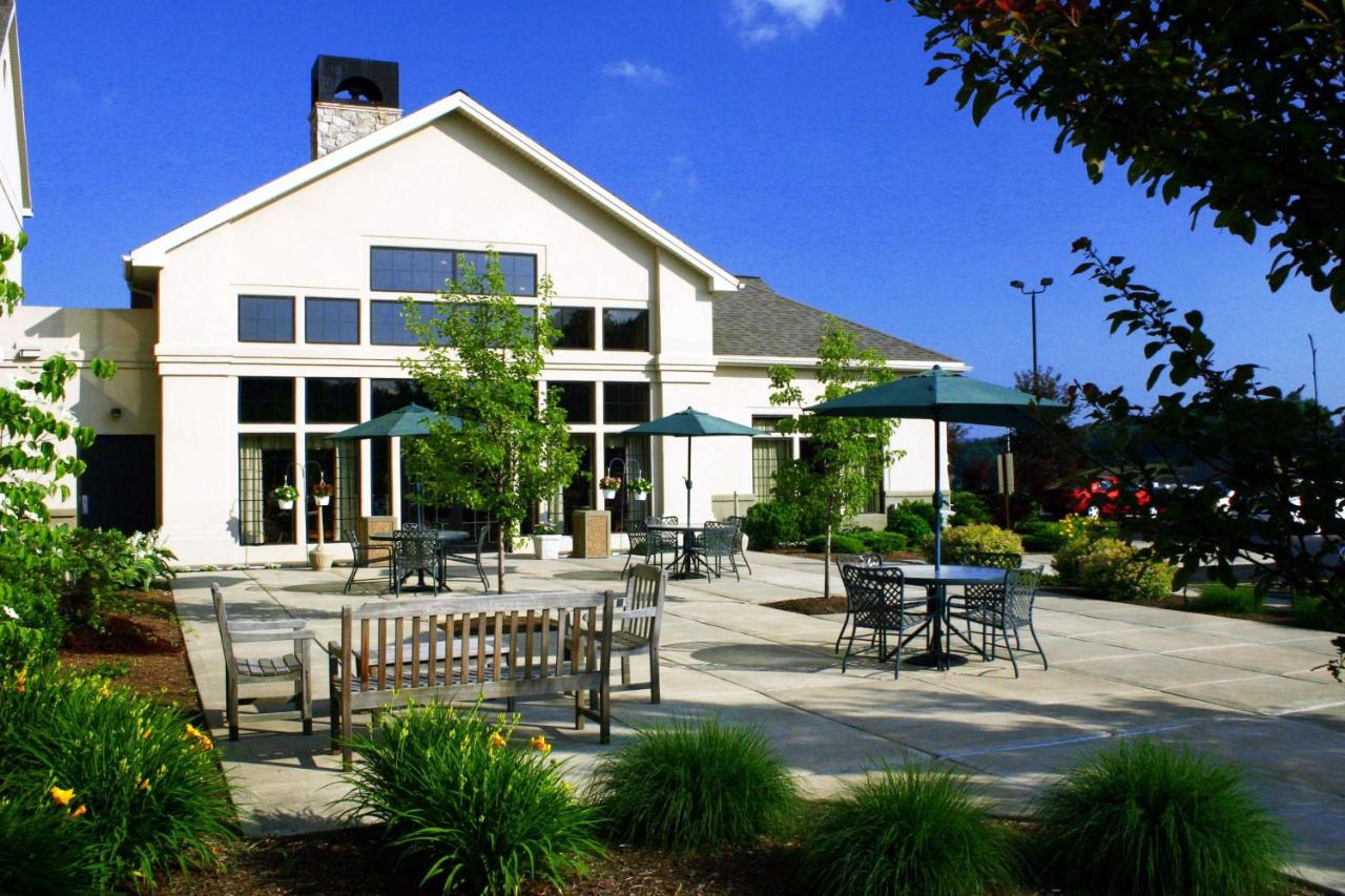 | Hampton Inn & Suites Binghamton/Vestal
