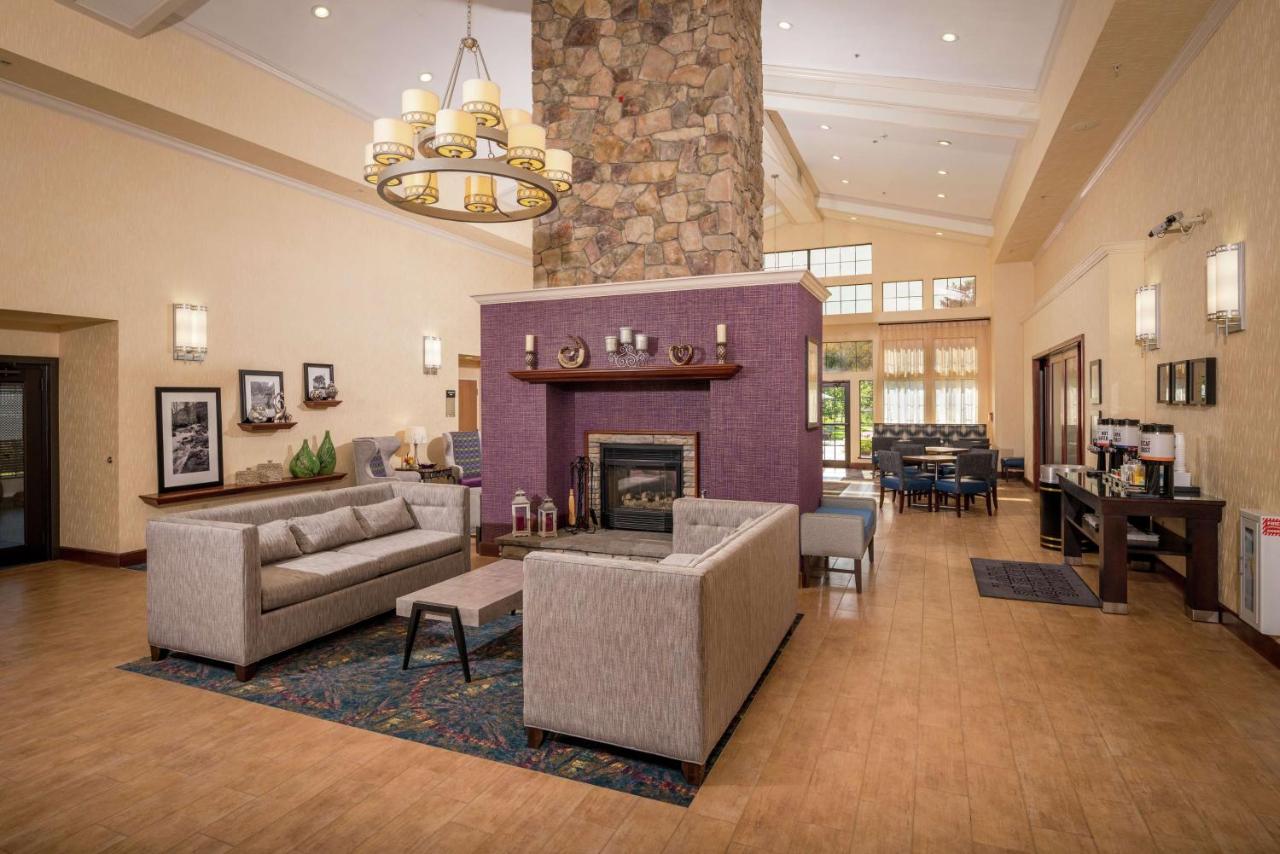 | Hampton Inn & Suites Binghamton/Vestal