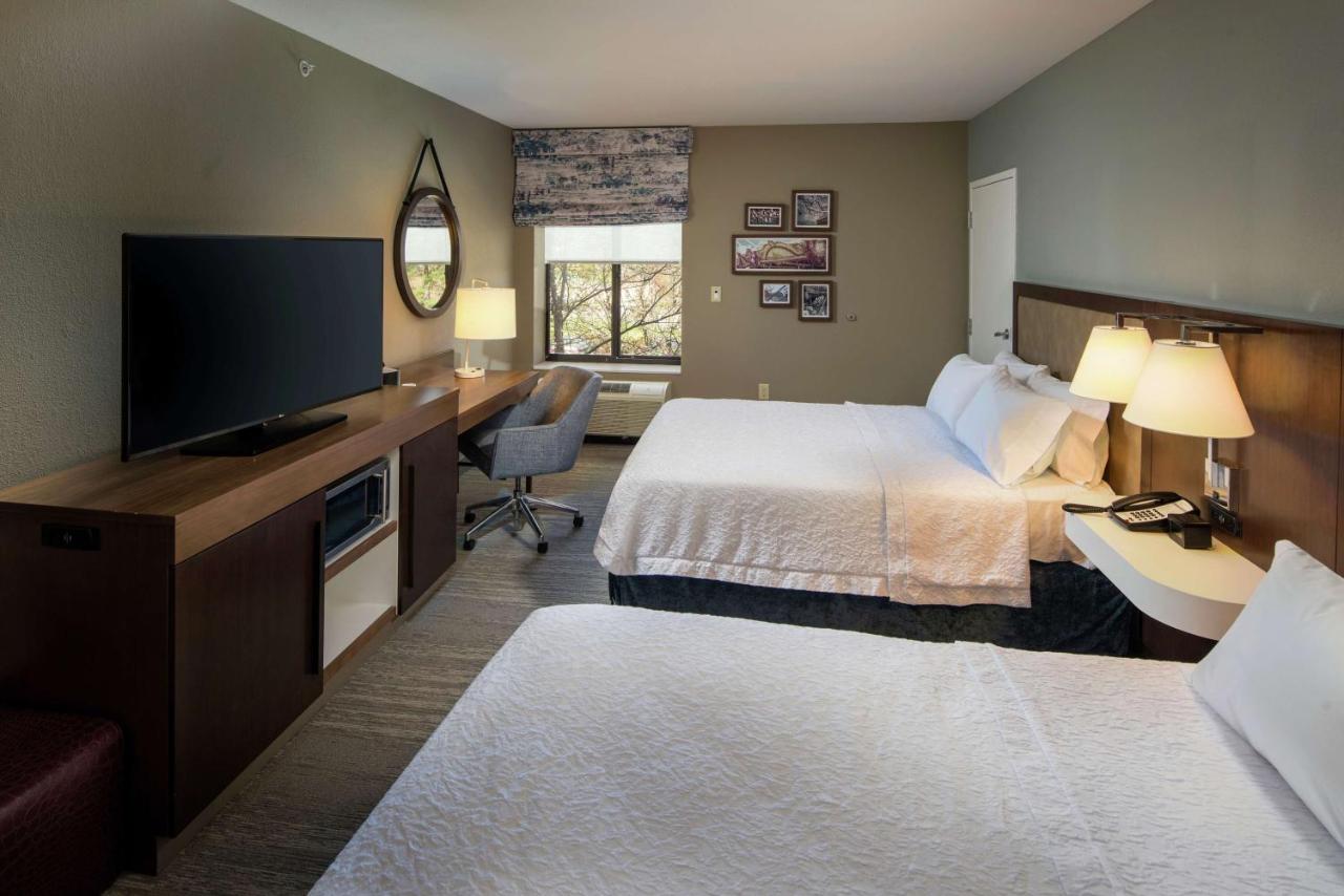 | Hampton Inn & Suites Binghamton/Vestal