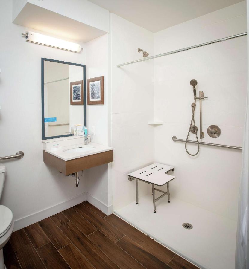 | Hampton Inn & Suites Binghamton/Vestal