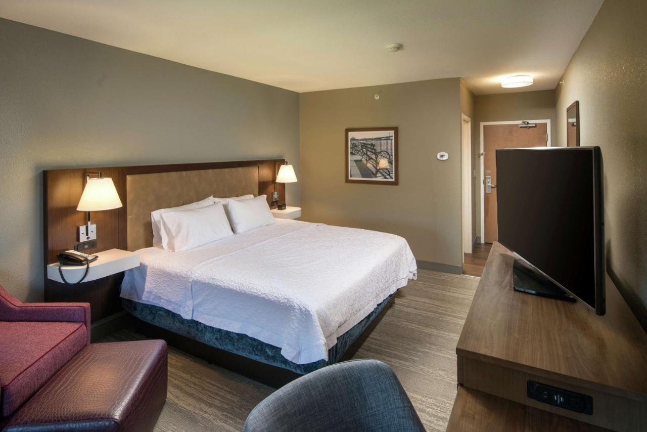 | Hampton Inn & Suites Binghamton/Vestal