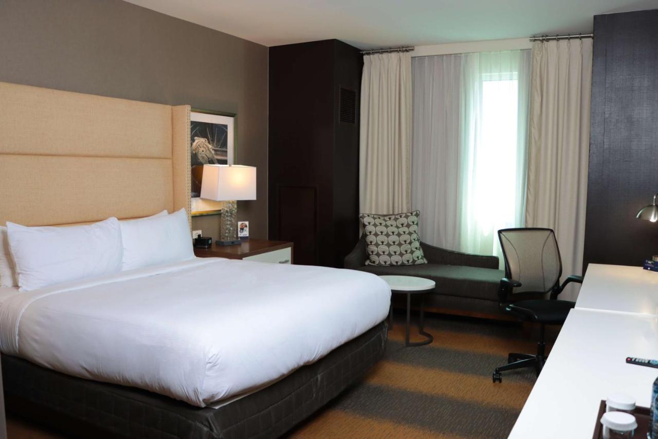  | DoubleTree by Hilton Hotel Reading