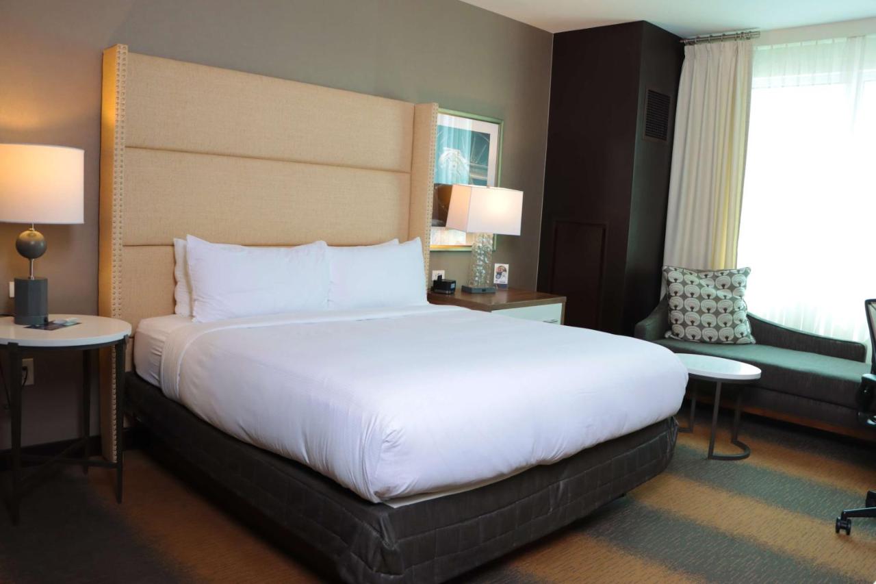  | DoubleTree by Hilton Hotel Reading