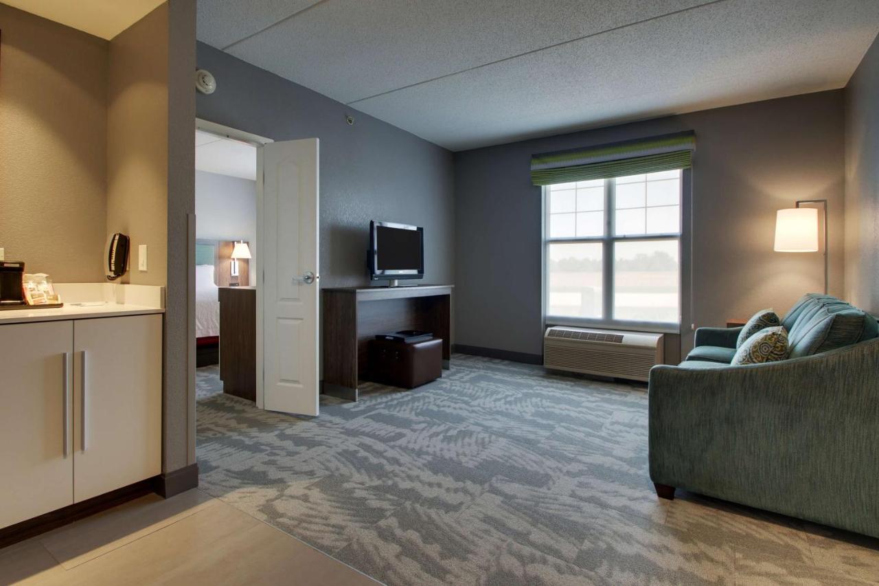 One-Bedroom Suite - Non-Smoking at Hampton Inn & Suites Chicago/Aurora