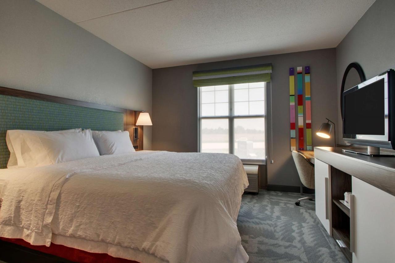 One-Bedroom Suite - Non-Smoking at Hampton Inn & Suites Chicago/Aurora