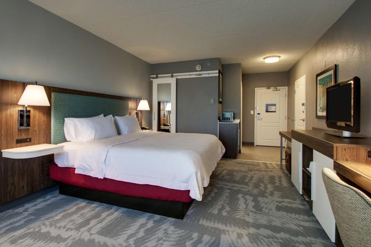 King Room - Non-Smoking at Hampton Inn & Suites Chicago/Aurora