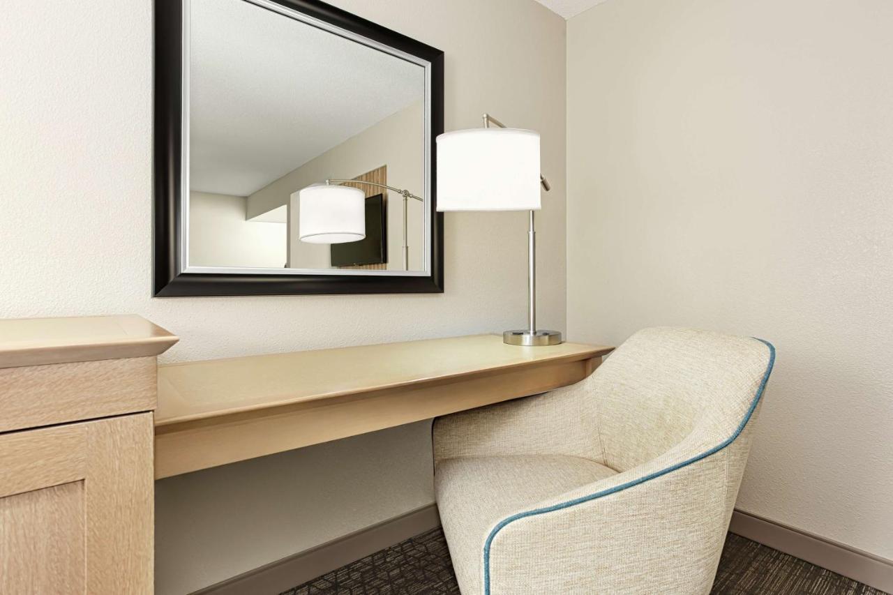 King Suite - Non-Smoking at Hampton Inn Georgetown-Marina