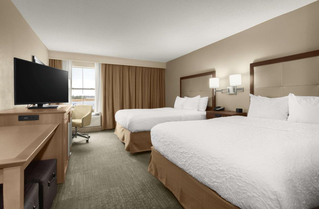 Double Room With Water View at Hampton Inn Georgetown-Marina