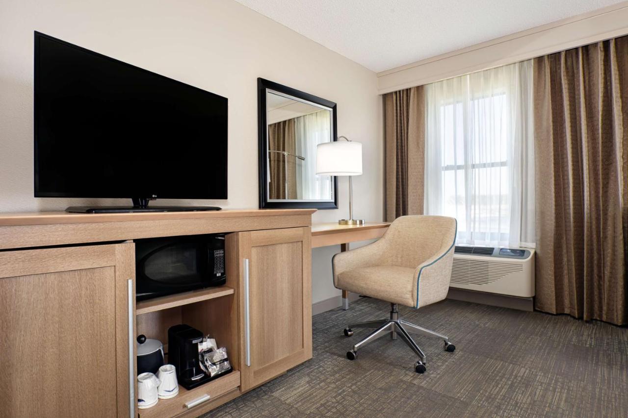 Premium King Room - Water View at Hampton Inn Georgetown-Marina