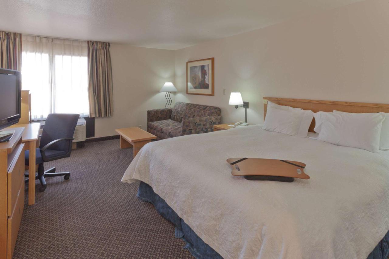 King Study with Sofa Bed - Non-Smoking at Hampton Inn Las Vegas/Summerlin
