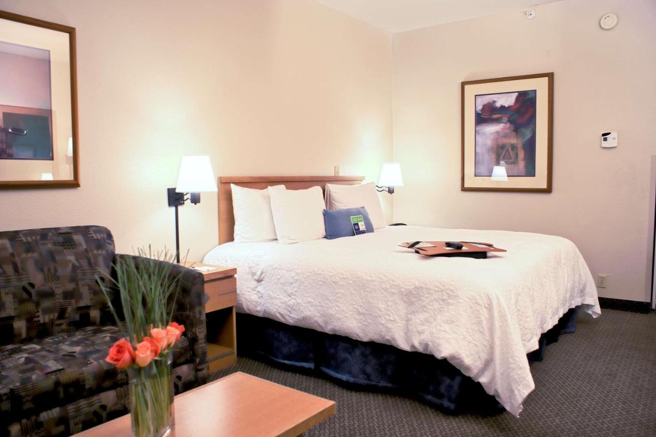 King Study with Sofa Bed - Non-Smoking at Hampton Inn Las Vegas/Summerlin