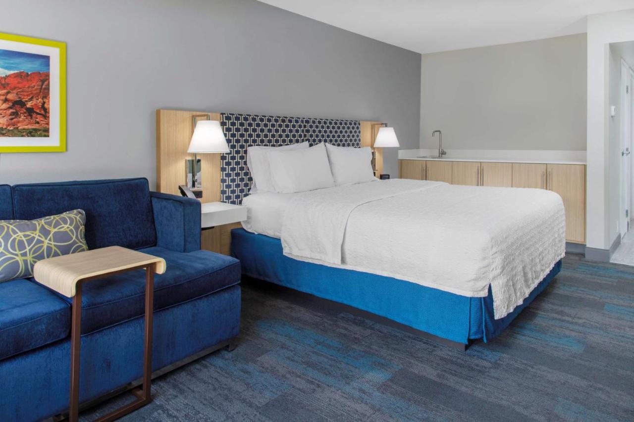King Study with Sofa Bed - Non-Smoking at Hampton Inn Las Vegas/Summerlin