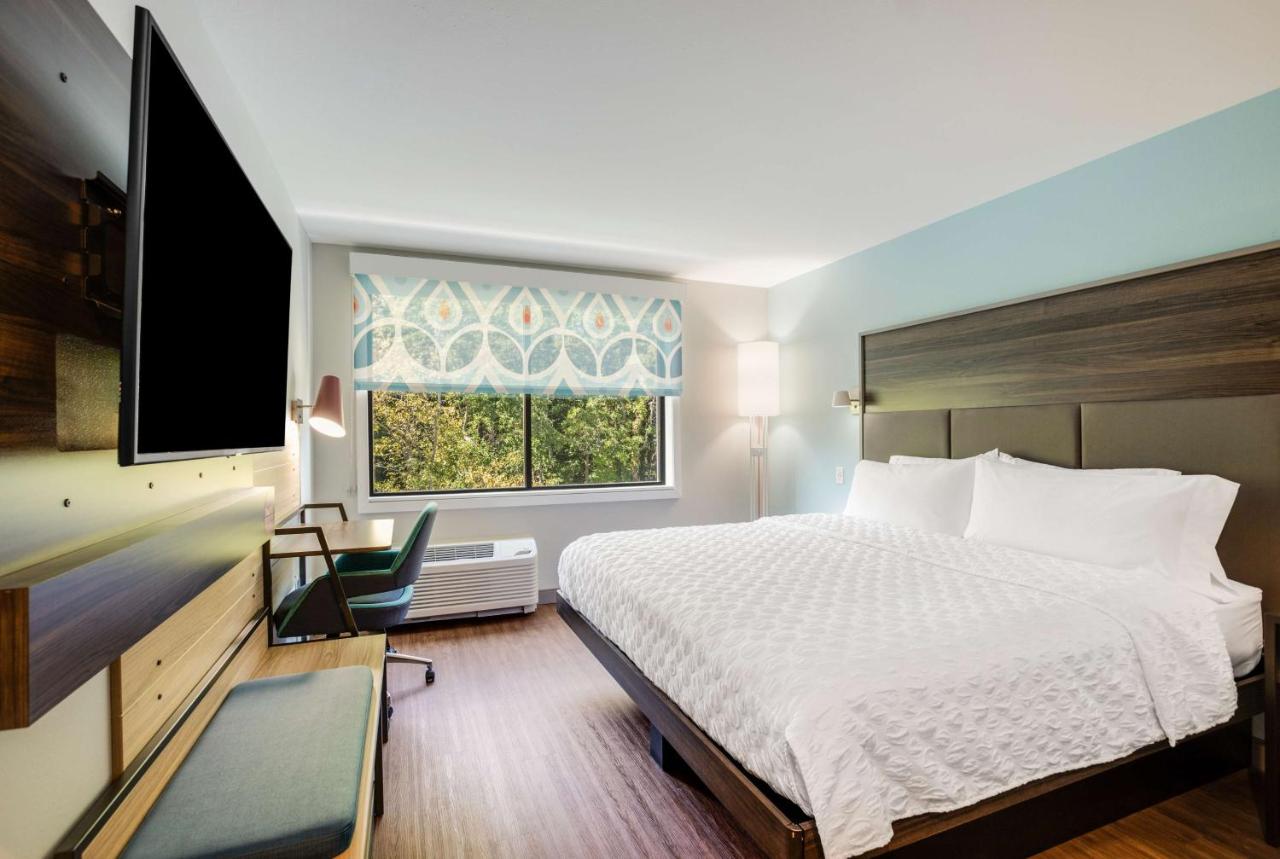 King Room at Tru by Hilton Saint Joseph