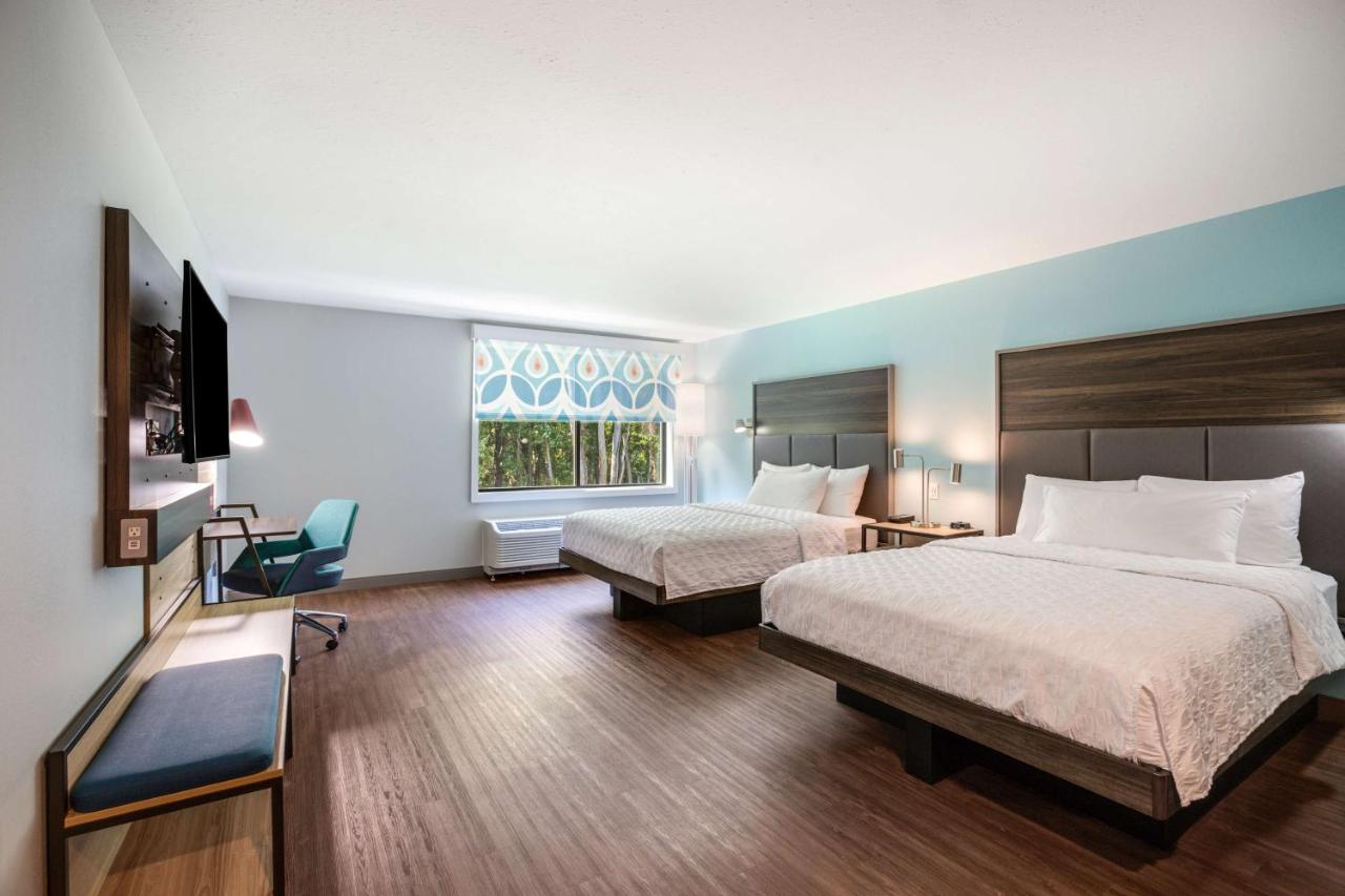 Queen Room with Two Queen Beds - Mobility Accessible at Tru by Hilton Saint Joseph