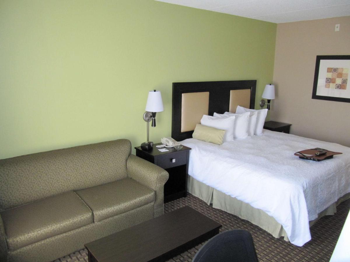 King Room with Sofa Bed - Non-Smoking at Hampton Inn Lindale/Tyler