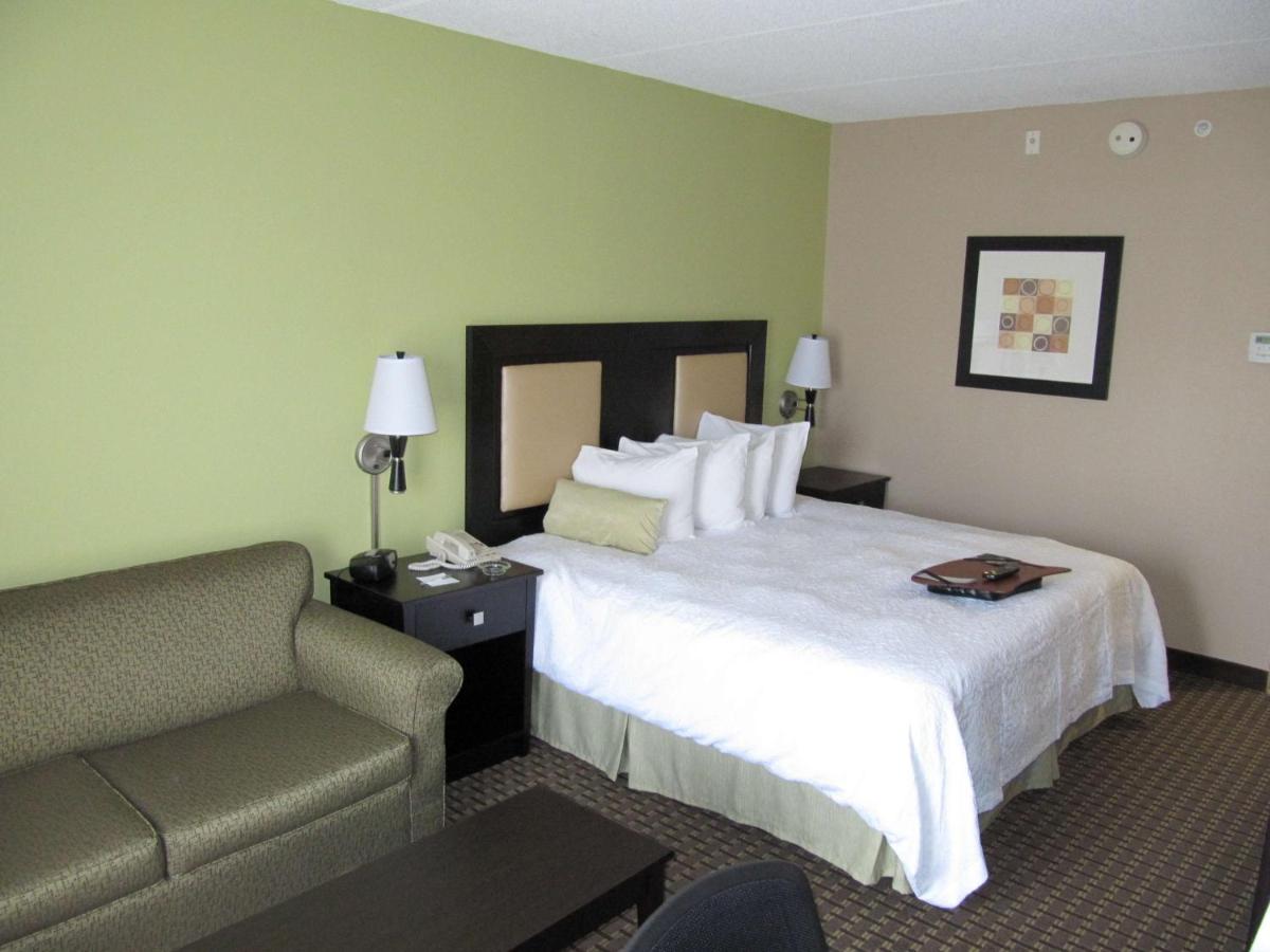 King Room with Sofa Bed - Non-Smoking at Hampton Inn Lindale/Tyler