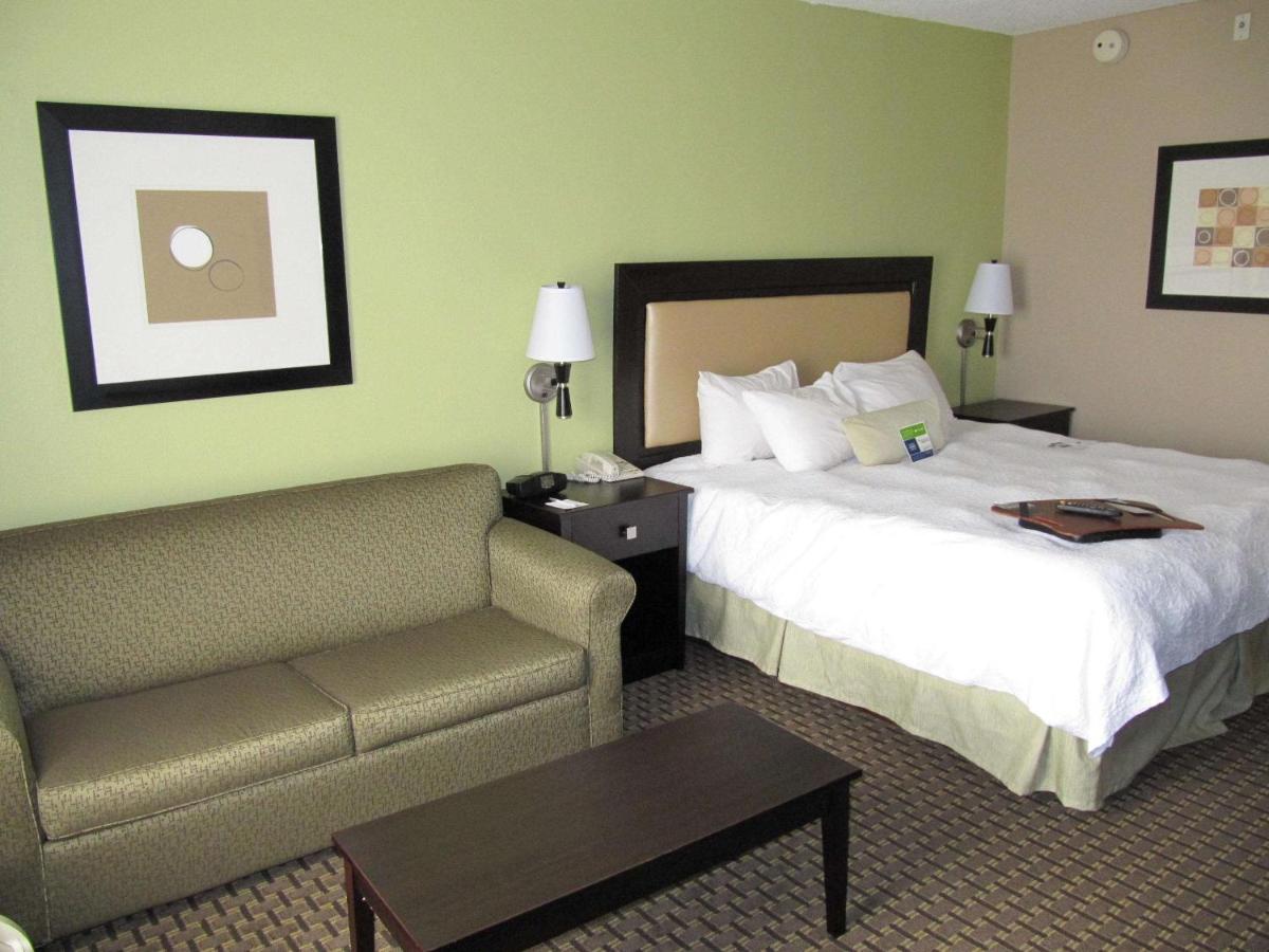 King Room with Sofa Bed - Non-Smoking at Hampton Inn Lindale/Tyler
