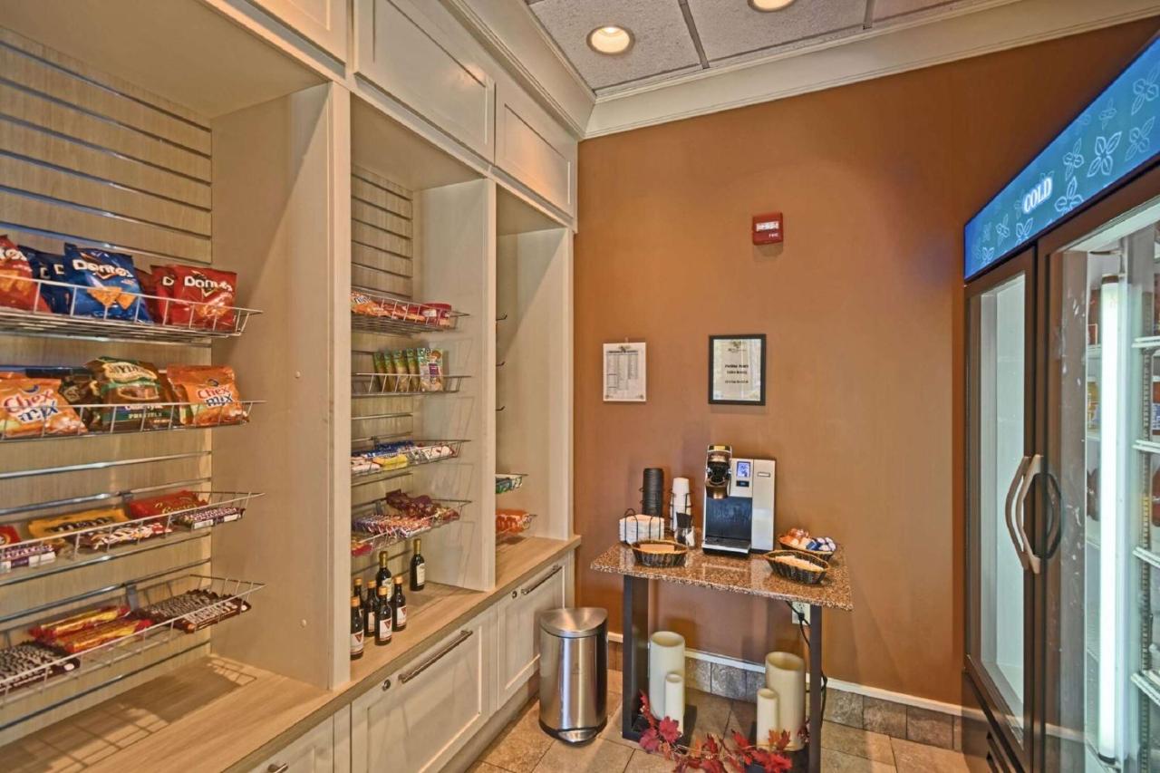 | Hilton Garden Inn by Hilton Mount Laurel