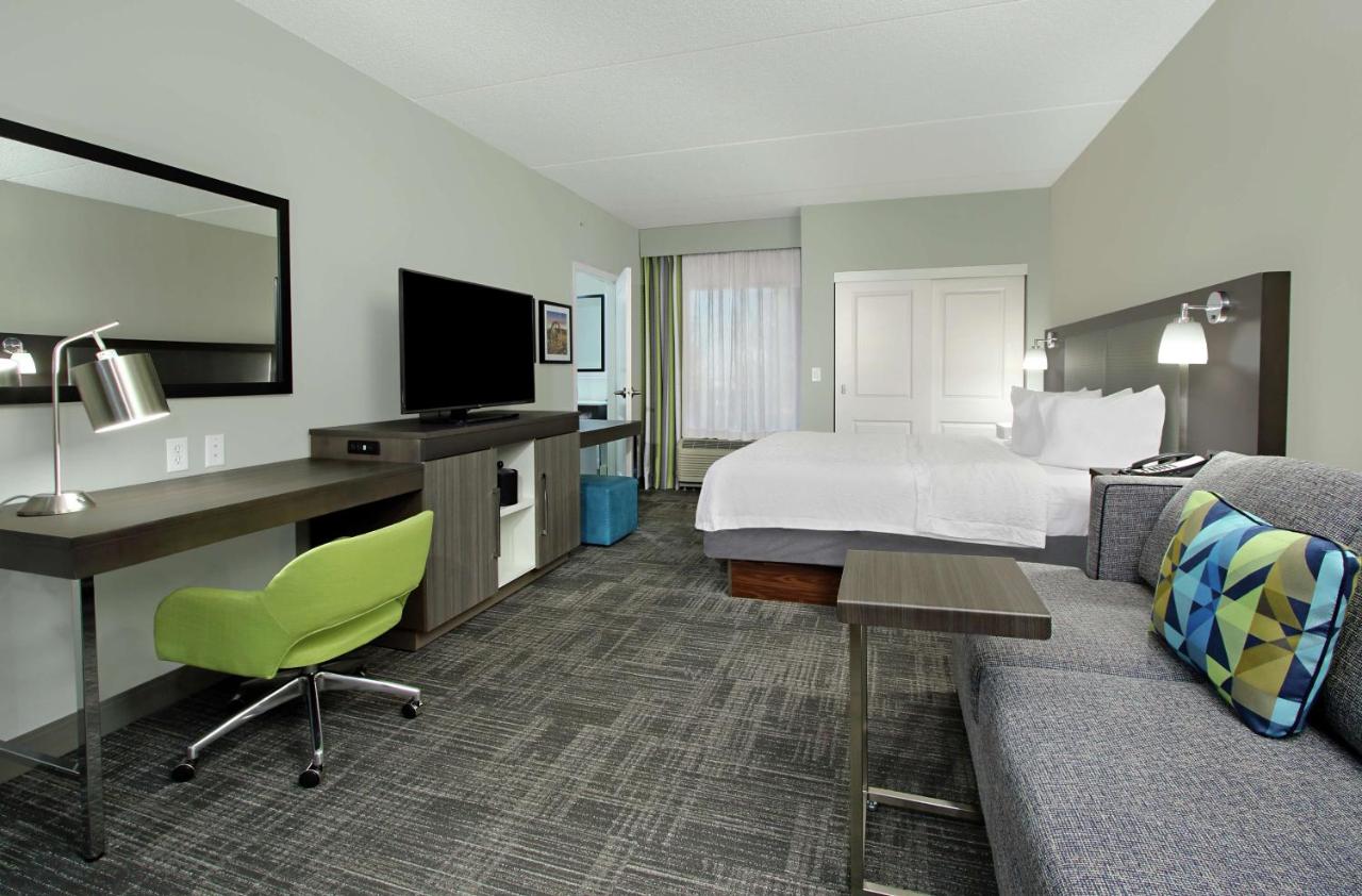 King Studio with Spa Bath - Non-Smoking at Hampton Inn Hagerstown-I-81